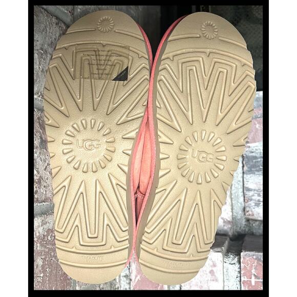 Ugg Women Bailey Hardware Zip Suede Mini Boots Size: 8 New in box - Picture 7 of 7